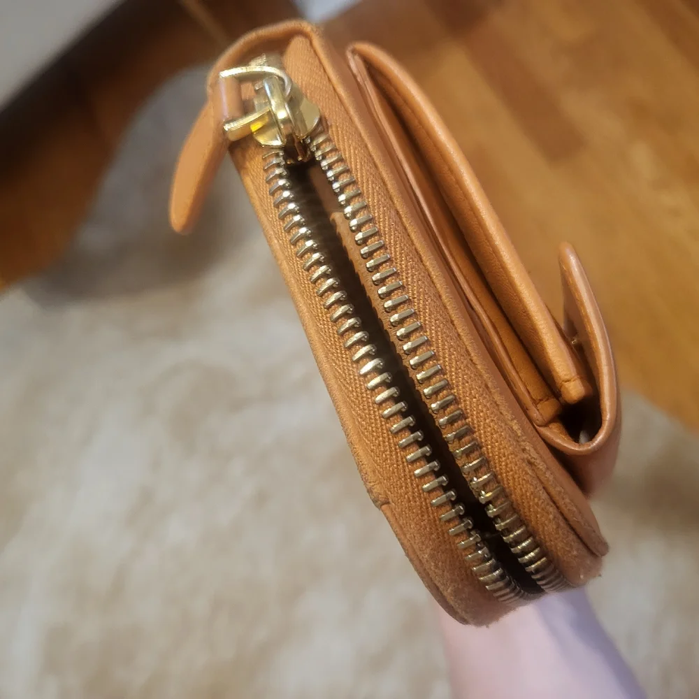 Bottega Venetta zippy wallet - Picture 8 of 16